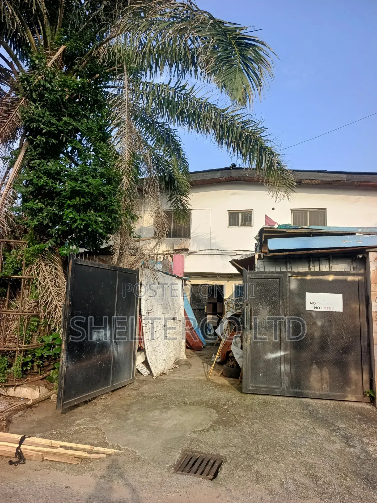 20bdrm Block of Flats in Estate, Wempco Road for sale