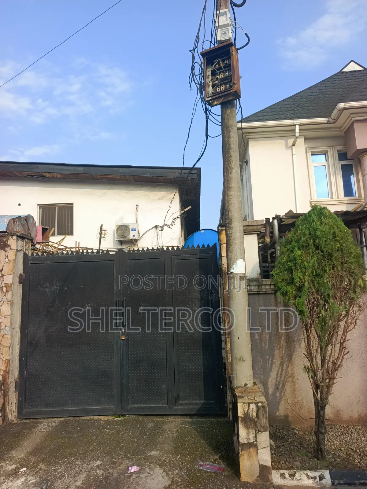 20bdrm Block of Flats in Estate, Wempco Road for sale