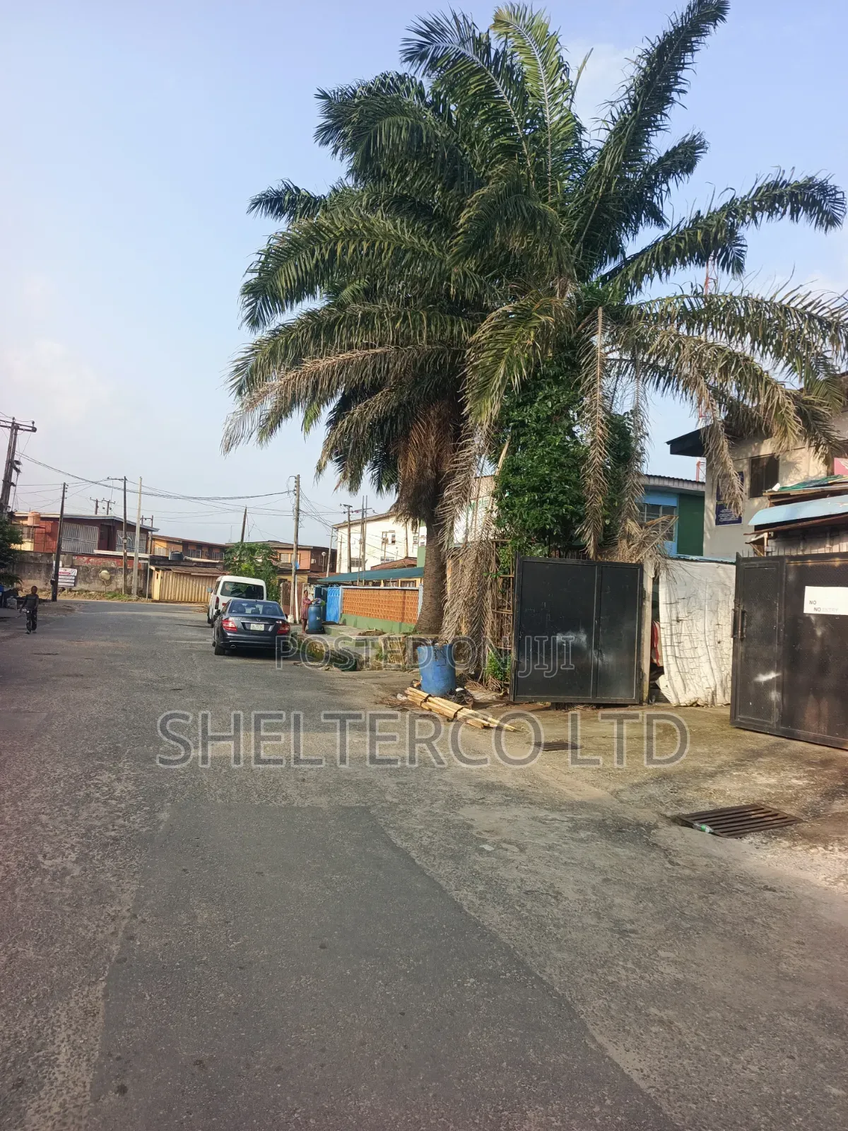 20bdrm Block of Flats in Estate, Wempco Road for sale