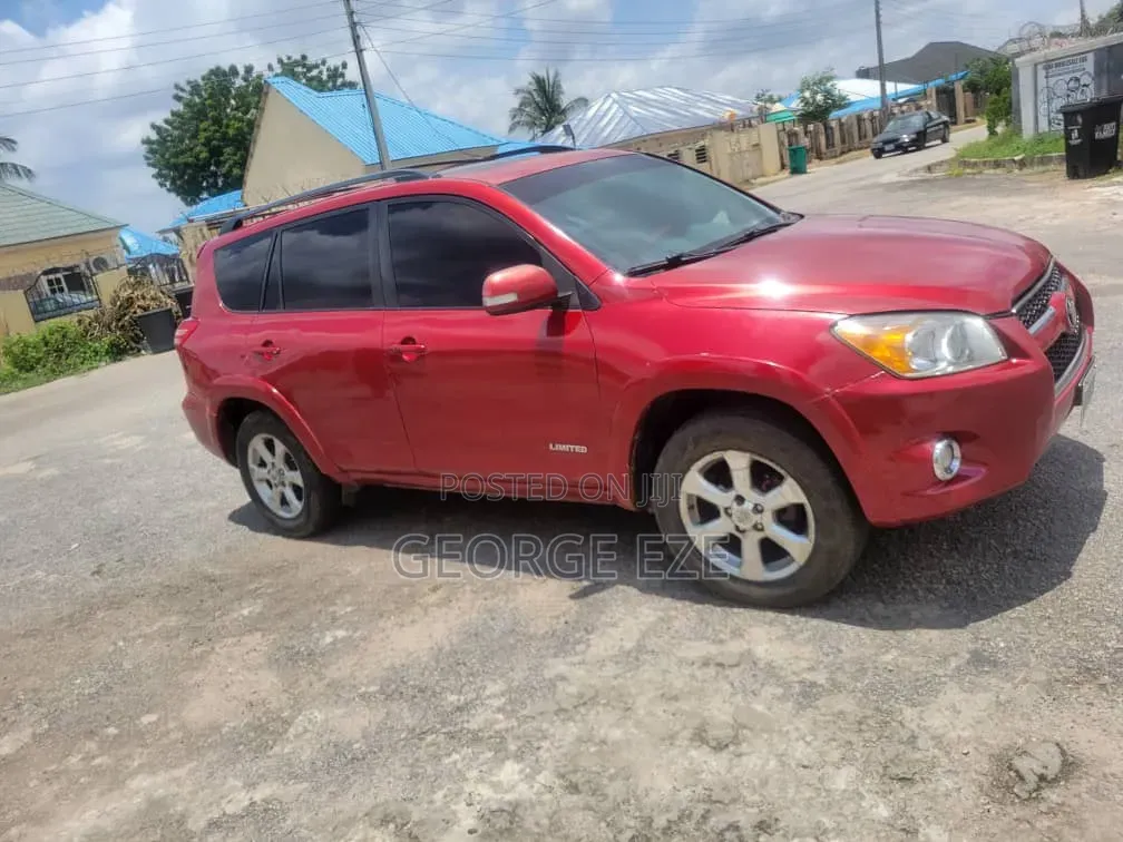 Toyota RAV4 2010 Red