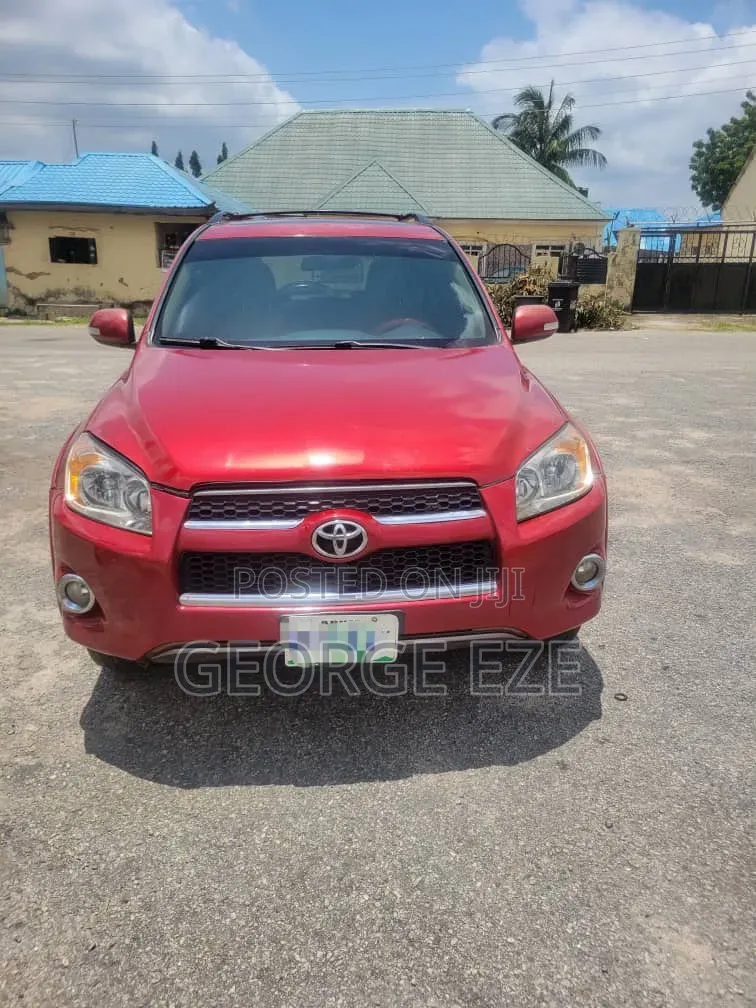Toyota RAV4 2010 Red