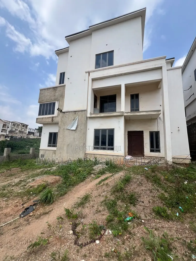 6bdrm Duplex in Guzape District for sale