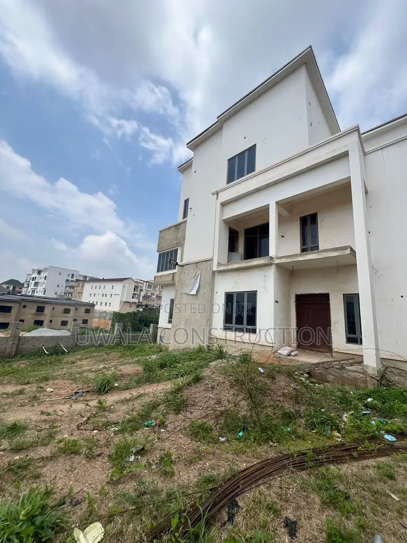 6bdrm Duplex in Guzape District for sale
