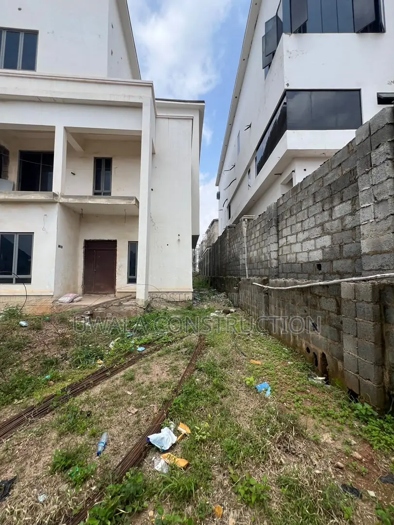 6bdrm Duplex in Guzape District for sale