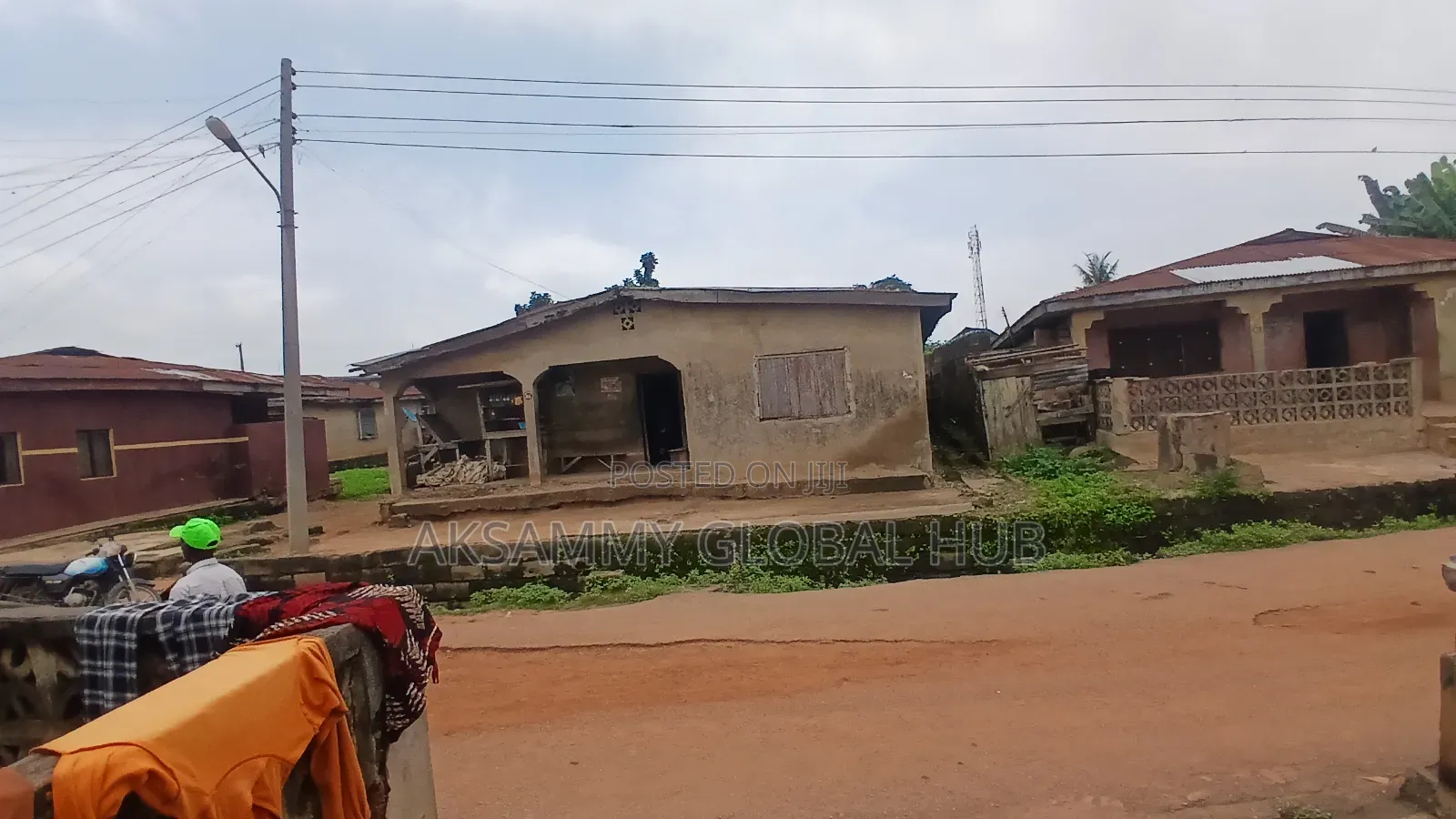 6bdrm Apartment in Ibadan for sale