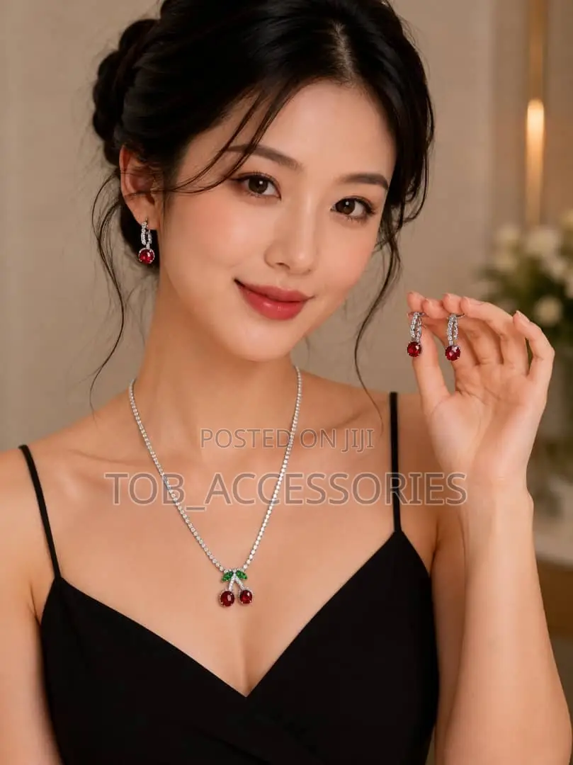 Women’s Necklace and Earrings