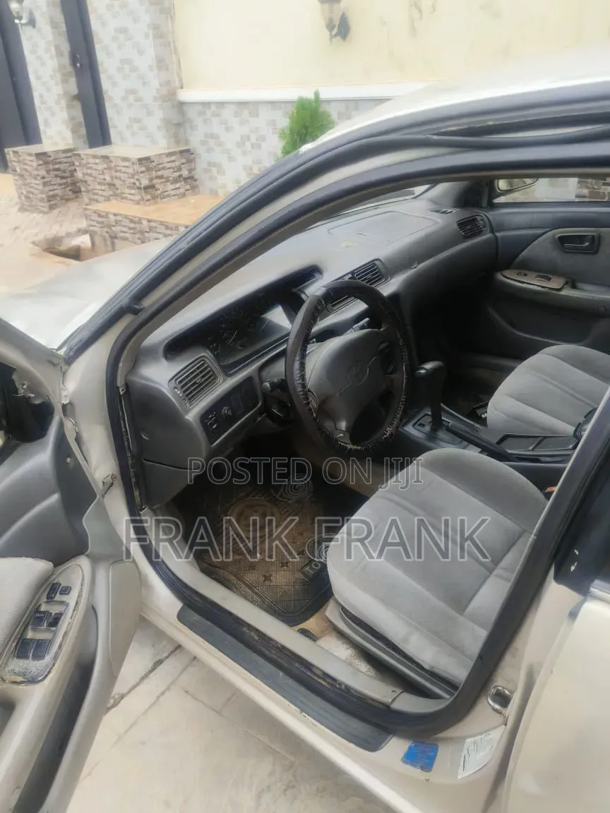 Toyota Camry 2001 Silver