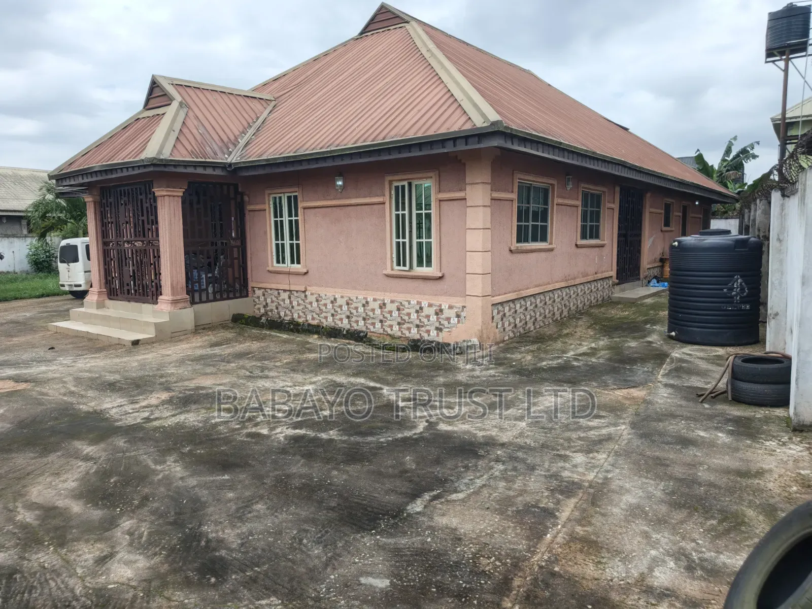 5bdrm Bungalow in Iduowina, Benin City for sale