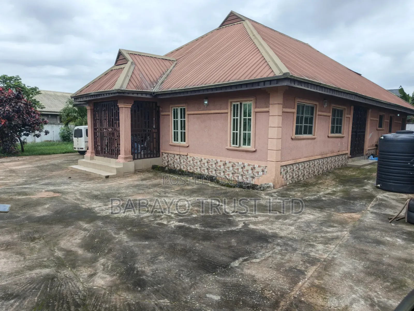 5bdrm Bungalow in Iduowina, Benin City for sale