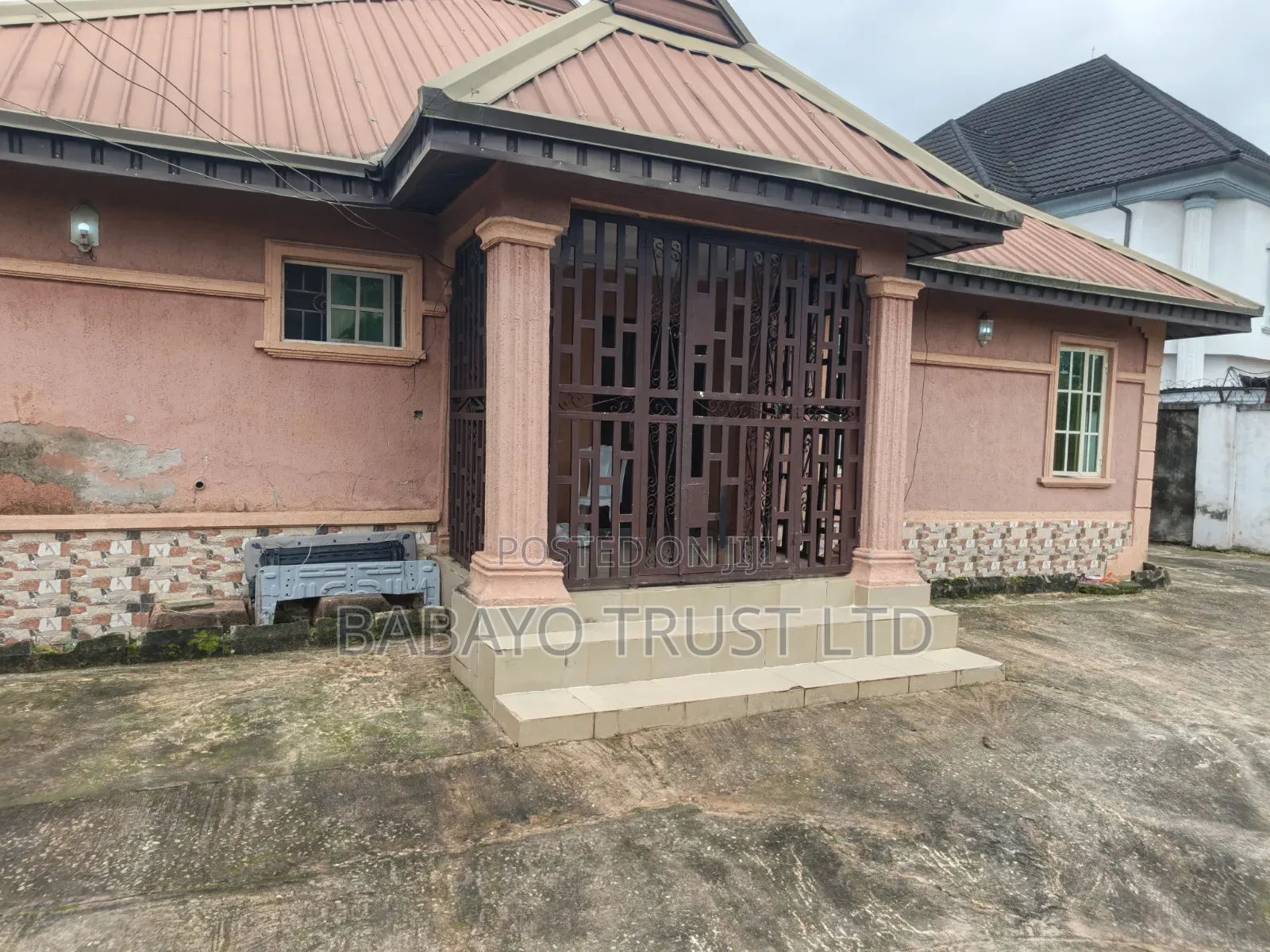 5bdrm Bungalow in Iduowina, Benin City for sale