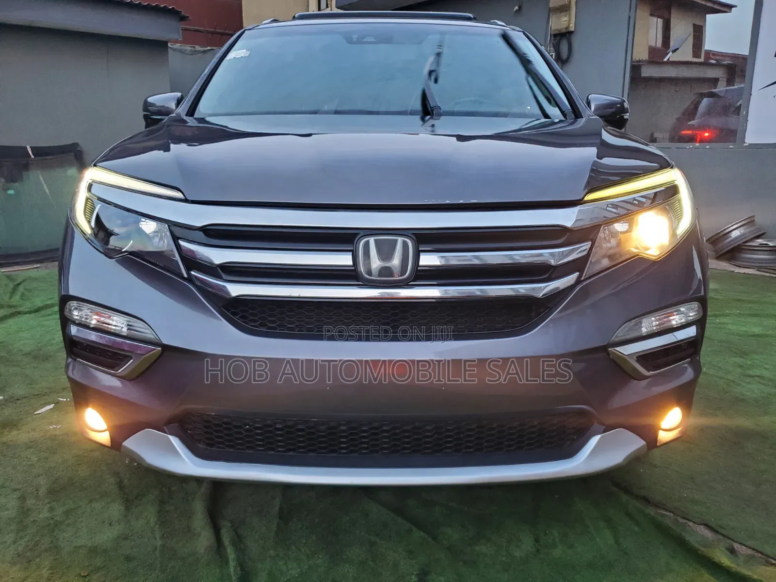 Honda Pilot Touring 4dr SUV 4WD (3.5L 6cyl 9A) 2017 Gray