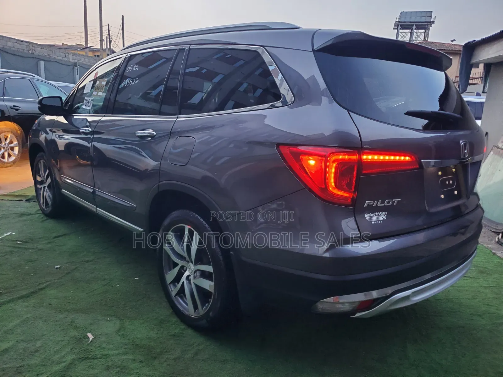 Honda Pilot Touring 4dr SUV 4WD (3.5L 6cyl 9A) 2017 Gray