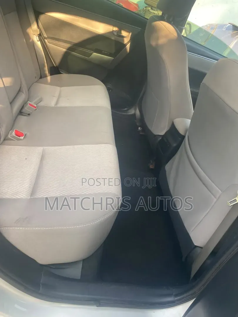 Toyota Corolla 2015 Silver