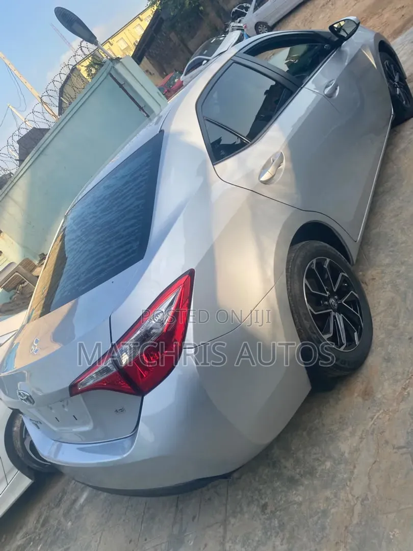 Toyota Corolla 2015 Silver