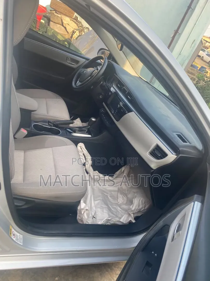 Toyota Corolla 2015 Silver