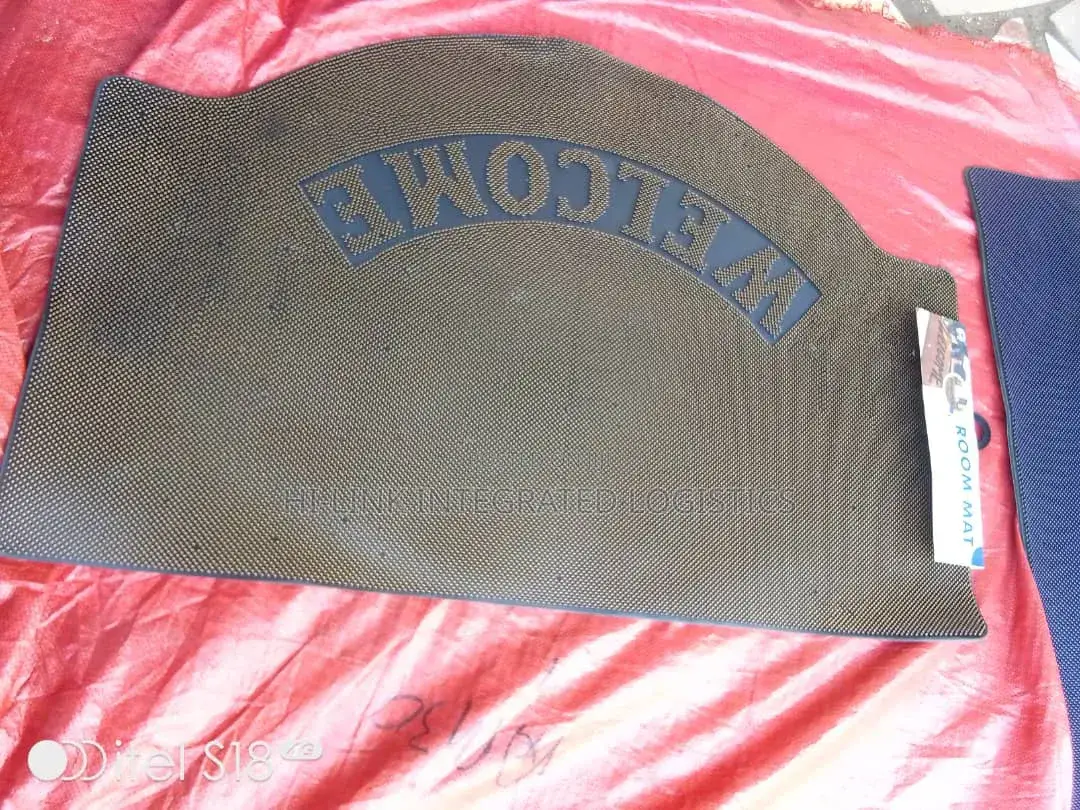 Arch-Shaped Heavy-Duty Rubber Door Mat
