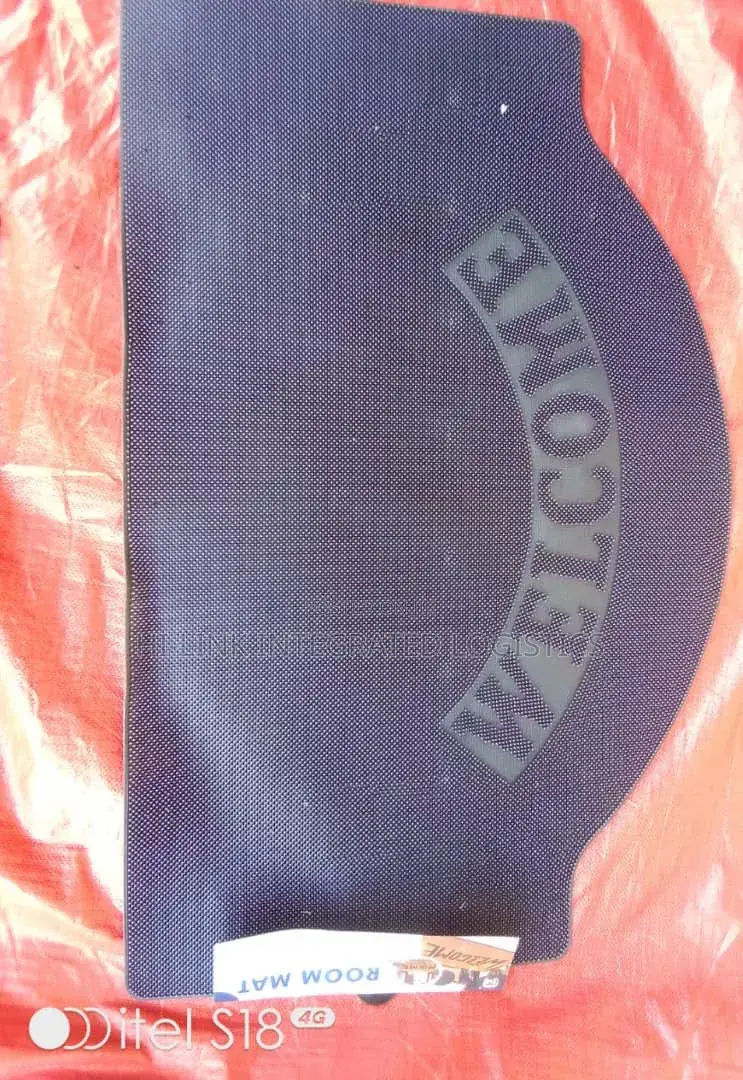Arch-Shaped Heavy-Duty Rubber Door Mat