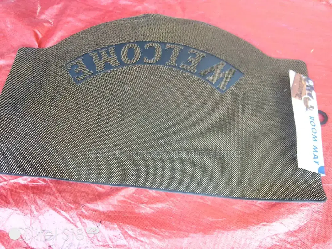 Arch-Shaped Heavy-Duty Rubber Door Mat
