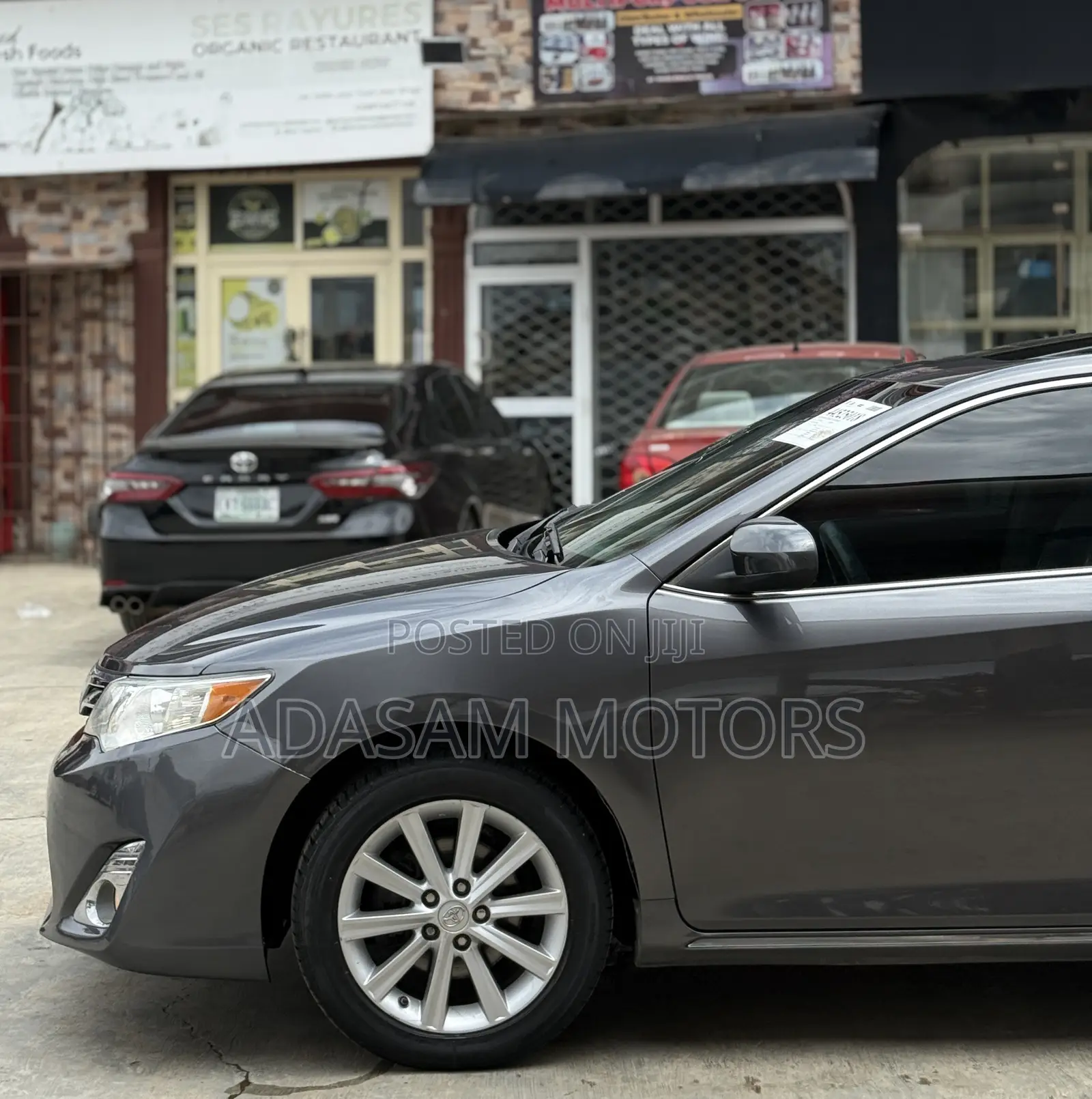 Toyota Camry XLE 4dr Sedan (2.5L 4cyl 6A) 2013 Gray