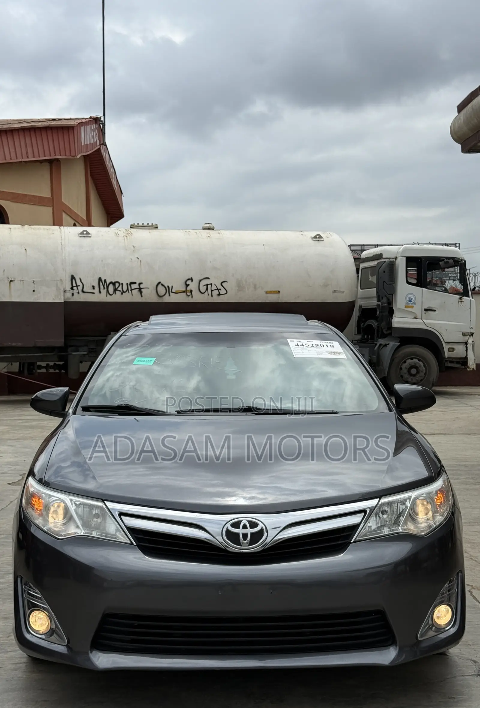 Toyota Camry XLE 4dr Sedan (2.5L 4cyl 6A) 2013 Gray