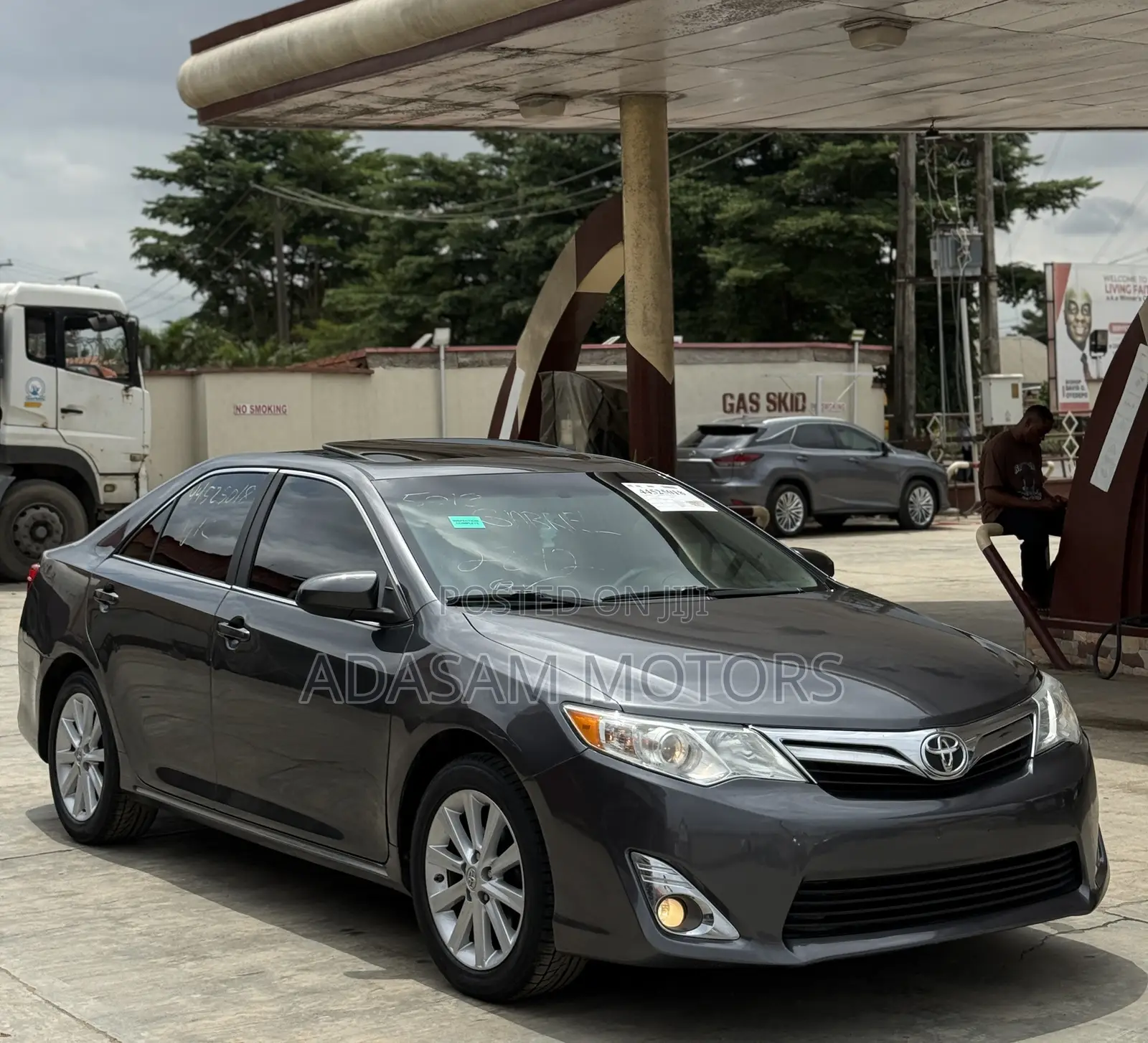 Toyota Camry XLE 4dr Sedan (2.5L 4cyl 6A) 2013 Gray