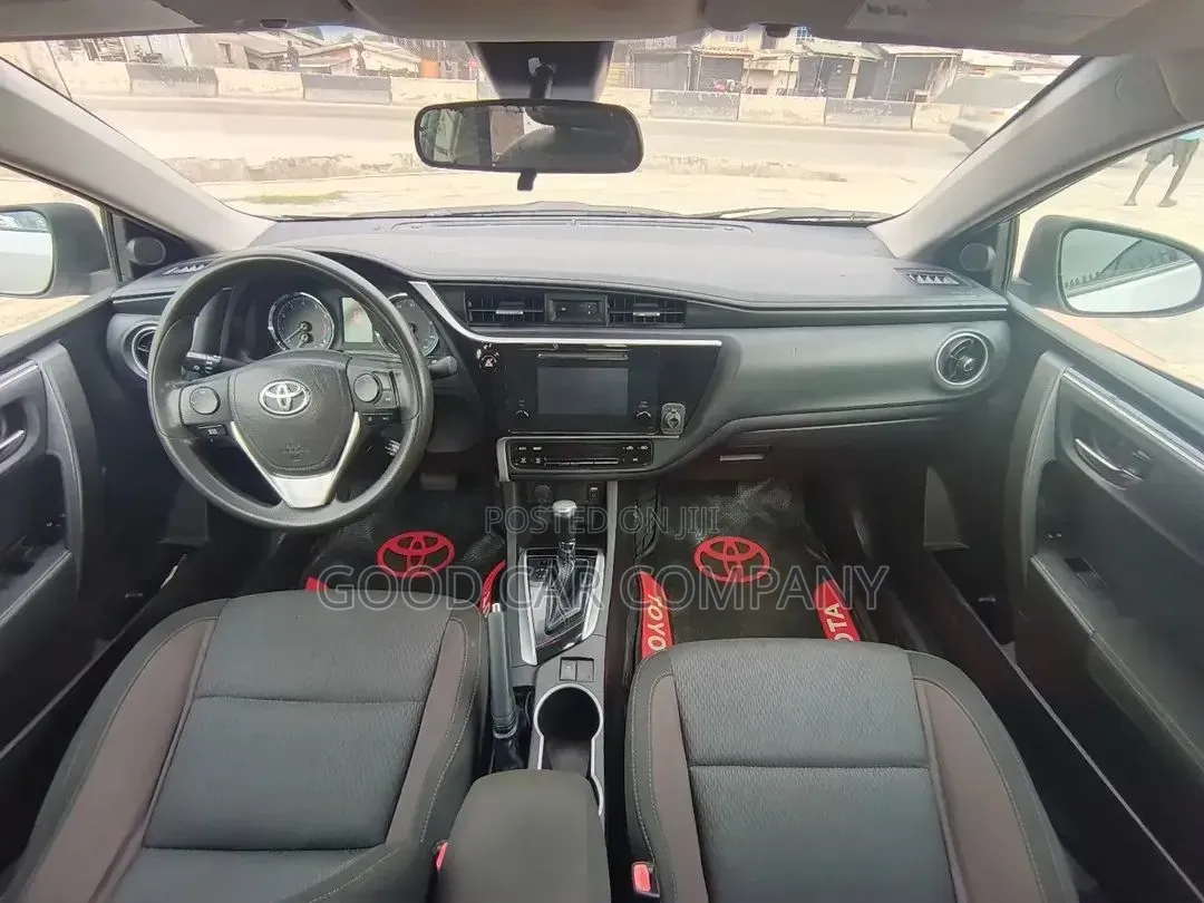 Toyota Corolla 2018 Silver