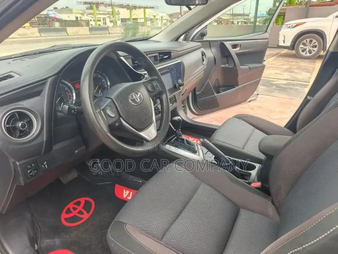 Toyota Corolla 2018 Silver