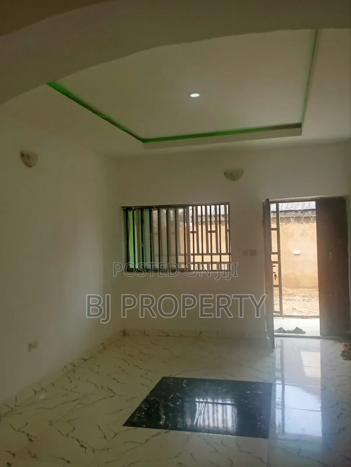 2bdrm Block of Flats in Government Layout, Kubwa for rent
