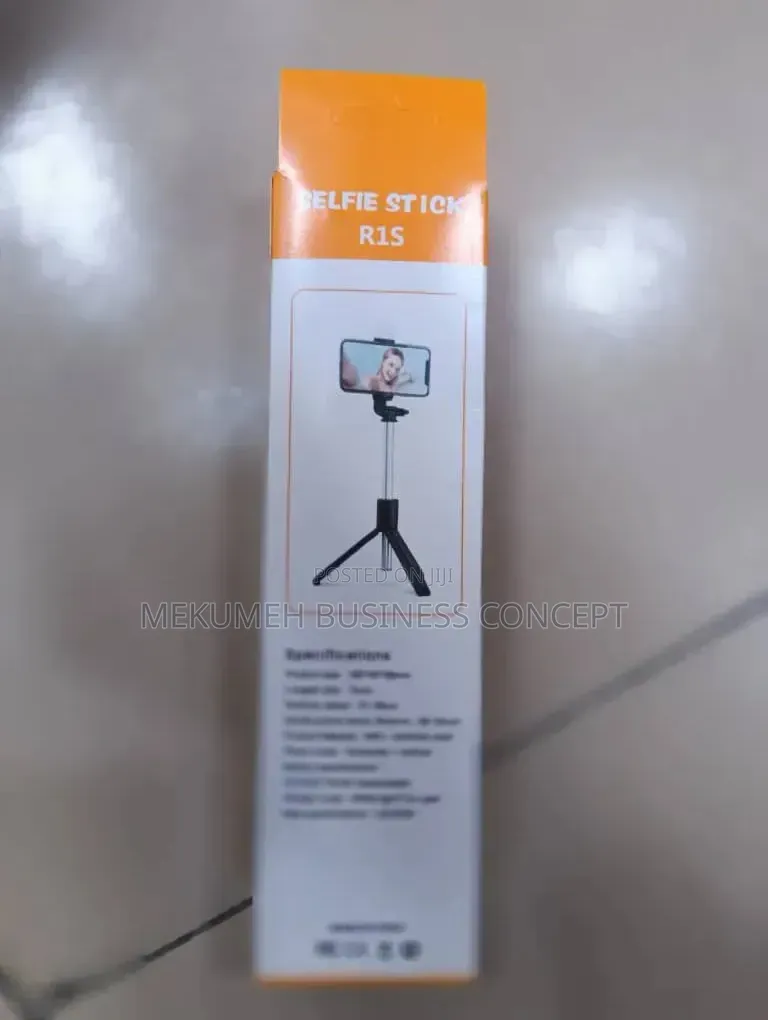 R1s Selfie Stick With Led Light and Bluetooth Shutter