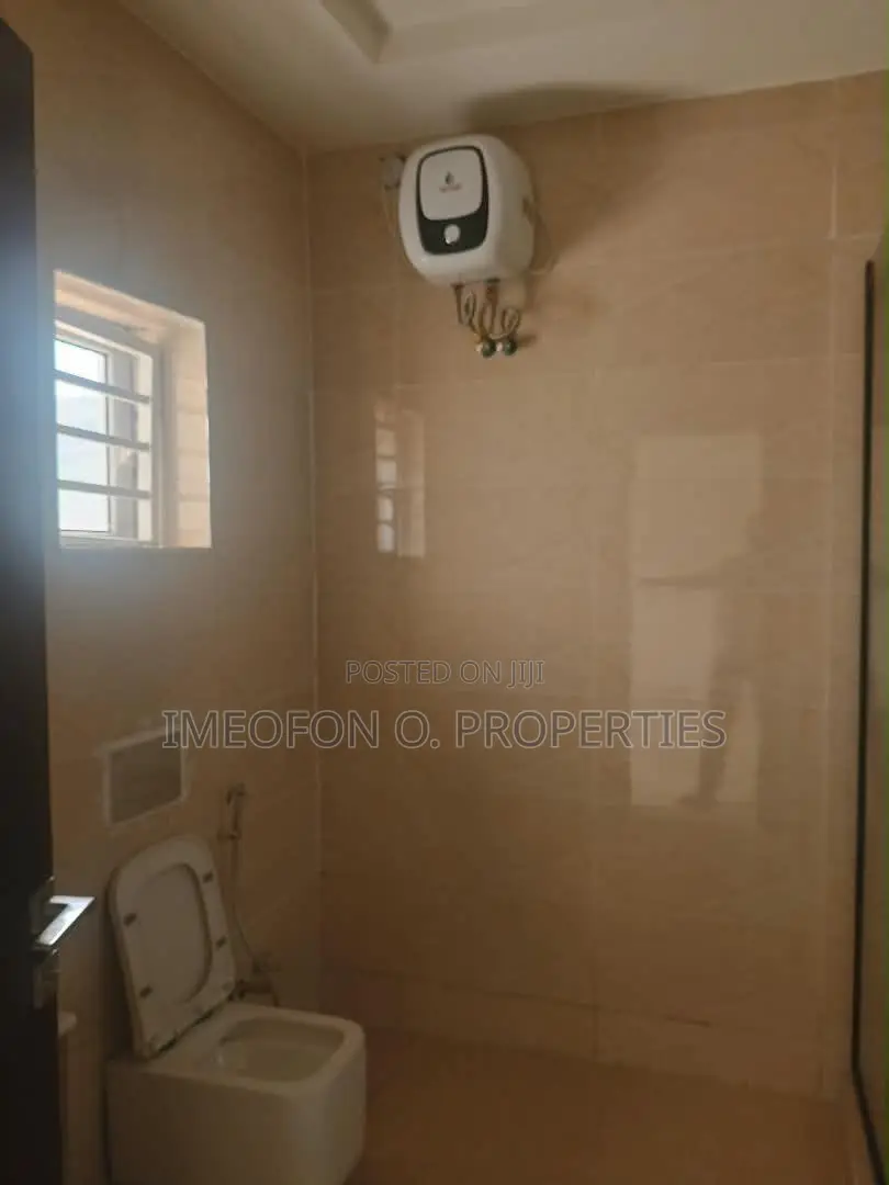 Furnished 5bdrm Duplex in In Estate, Kubwa for rent