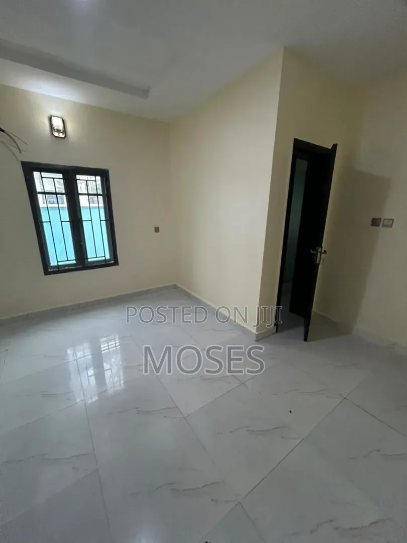 3bdrm Block of Flats in In An Access Code, Ologolo for rent
