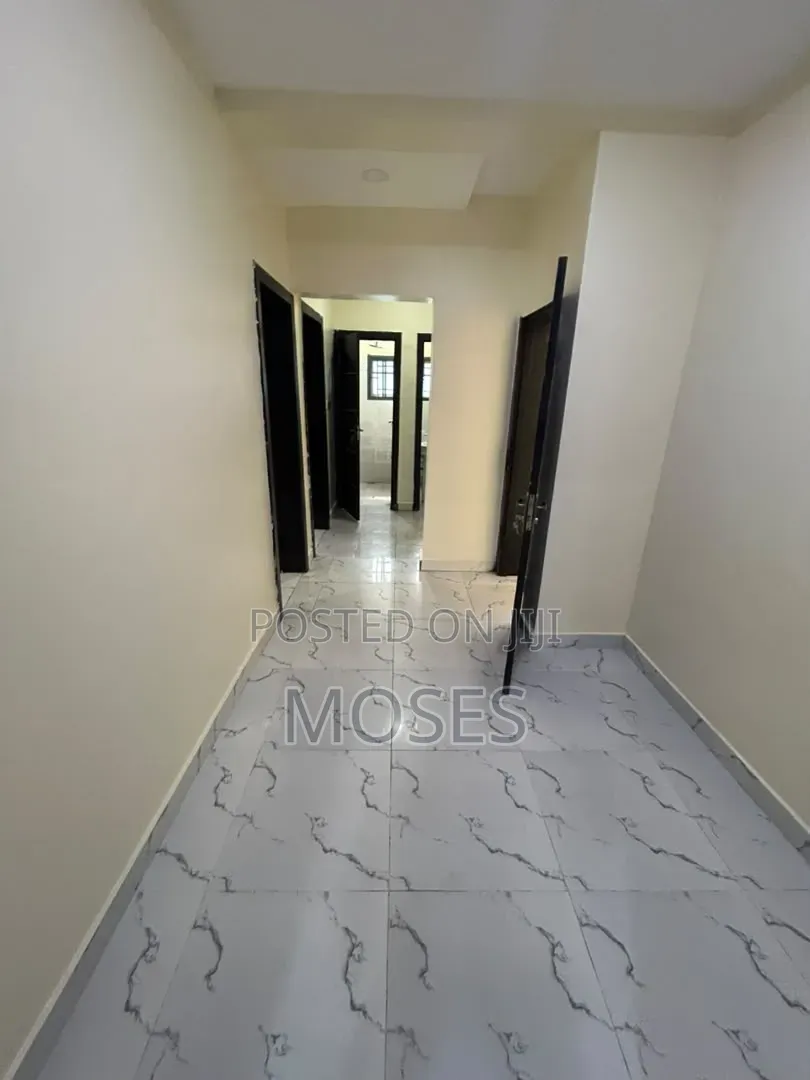 3bdrm Block of Flats in In An Access Code, Ologolo for rent