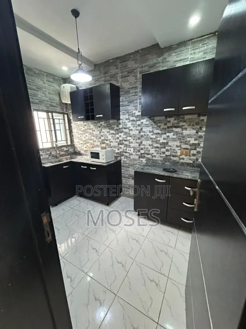 3bdrm Block of Flats in In An Access Code, Ologolo for rent
