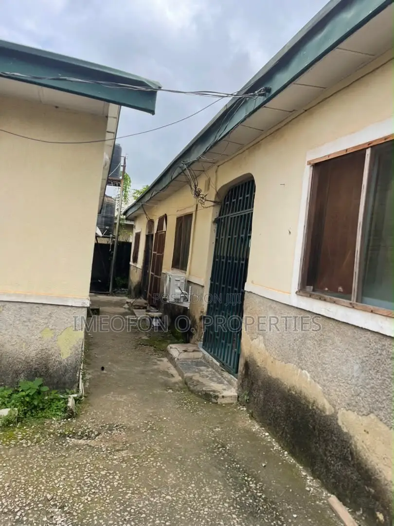3bdrm Apartment in Kubwa for sale