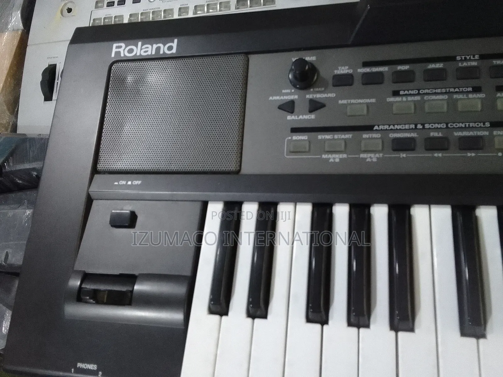 Roland E-09 Interactive Arranger Keyboard – Great Sound & Performance
