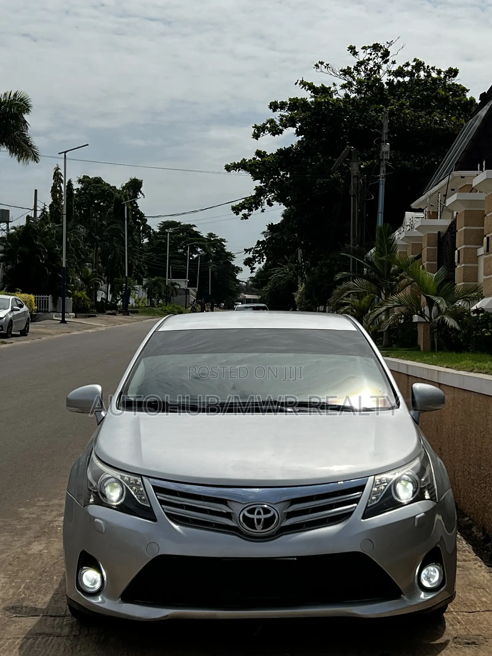Toyota Avensis 2014 Silver