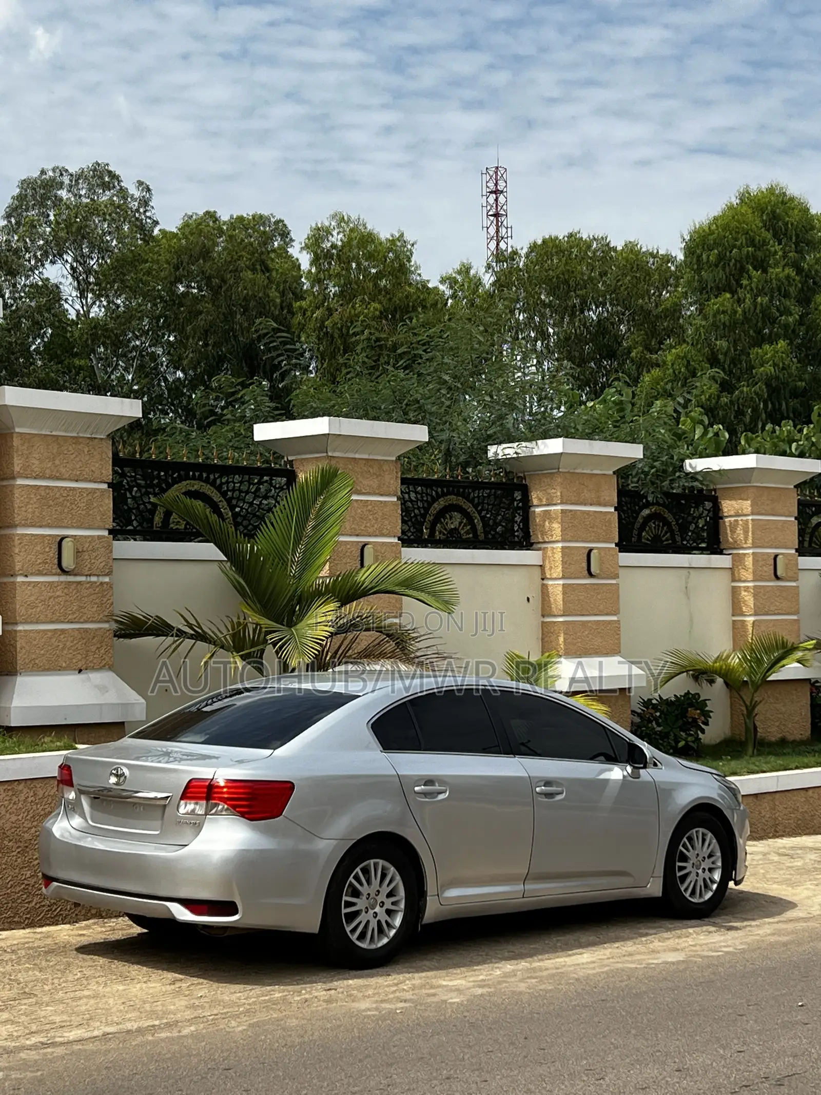 Toyota Avensis 2014 Silver