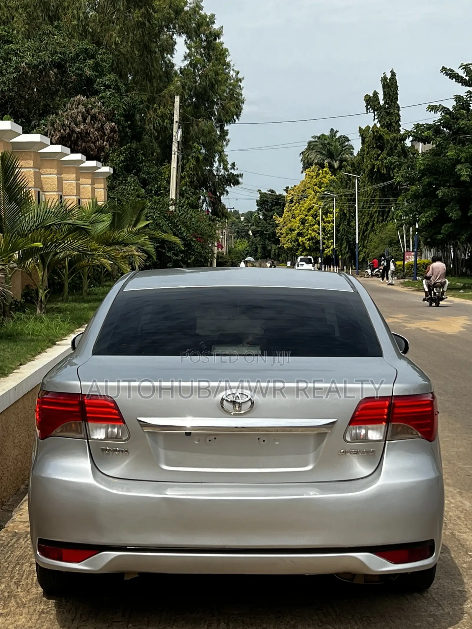Toyota Avensis 2014 Silver