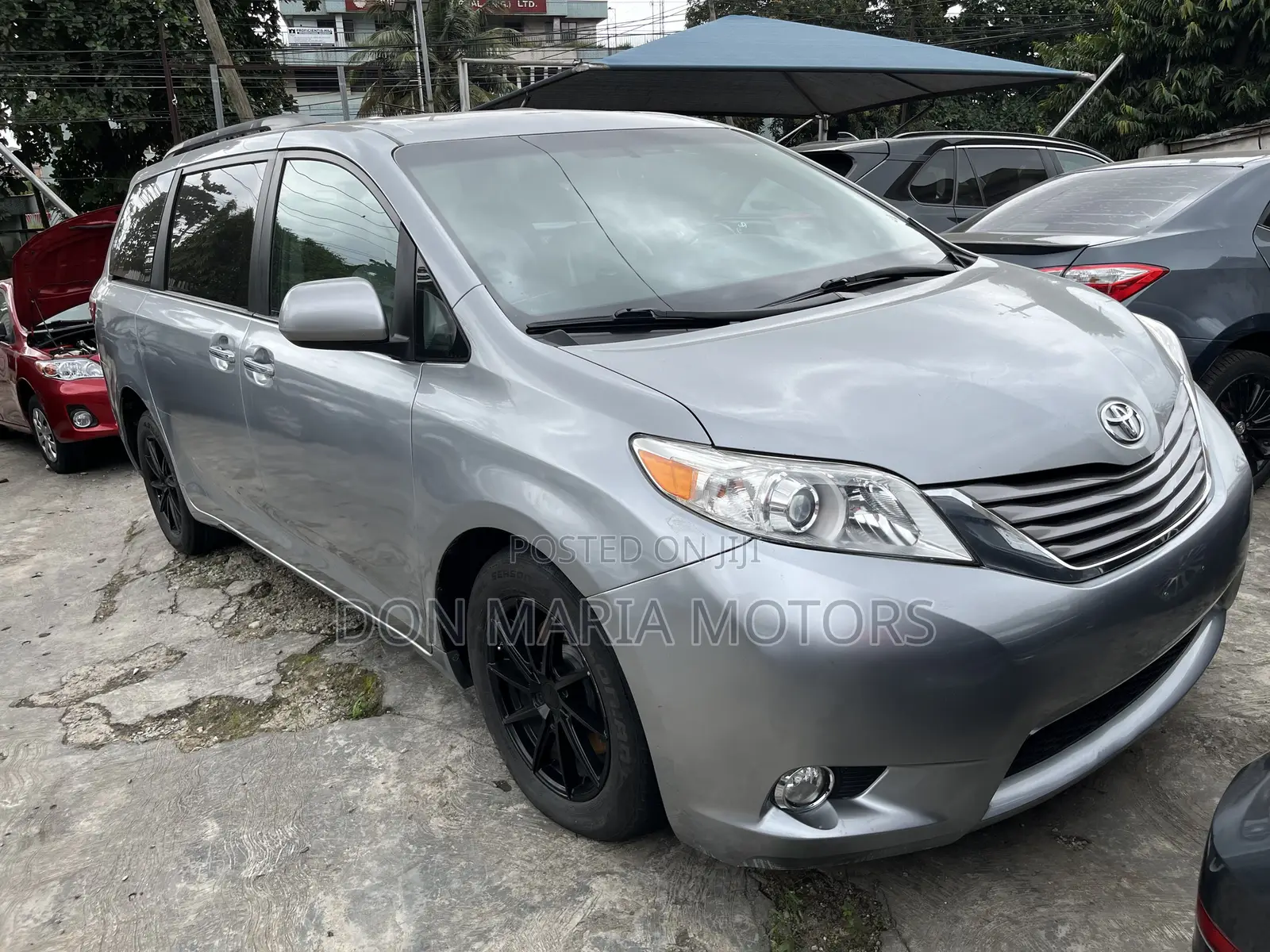 Toyota Sienna XLE 7-Passenger 4dr Minivan AWD (3.5L 6cyl 6A) 2015 Gray