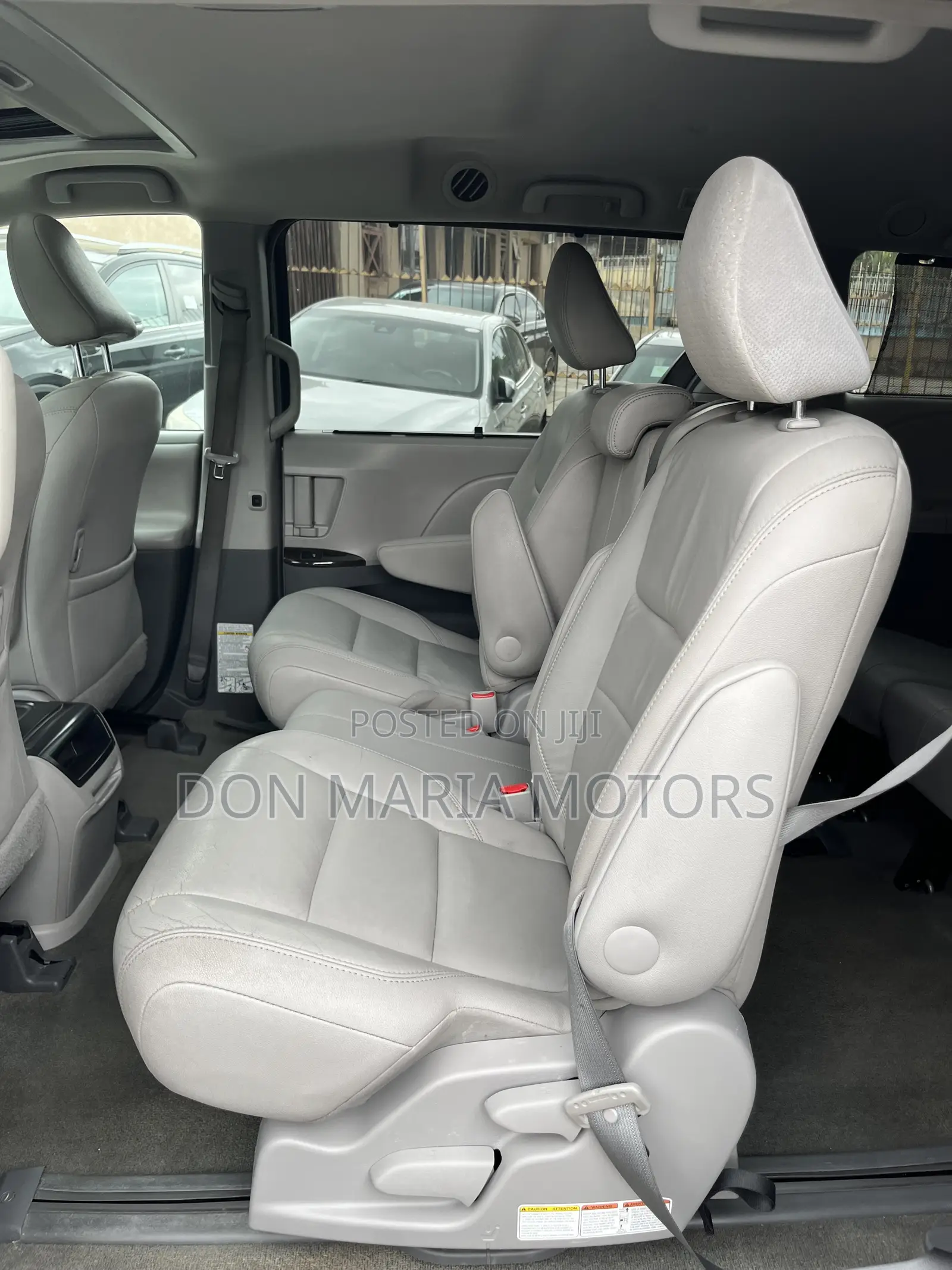 Toyota Sienna XLE 7-Passenger 4dr Minivan AWD (3.5L 6cyl 6A) 2015 Gray