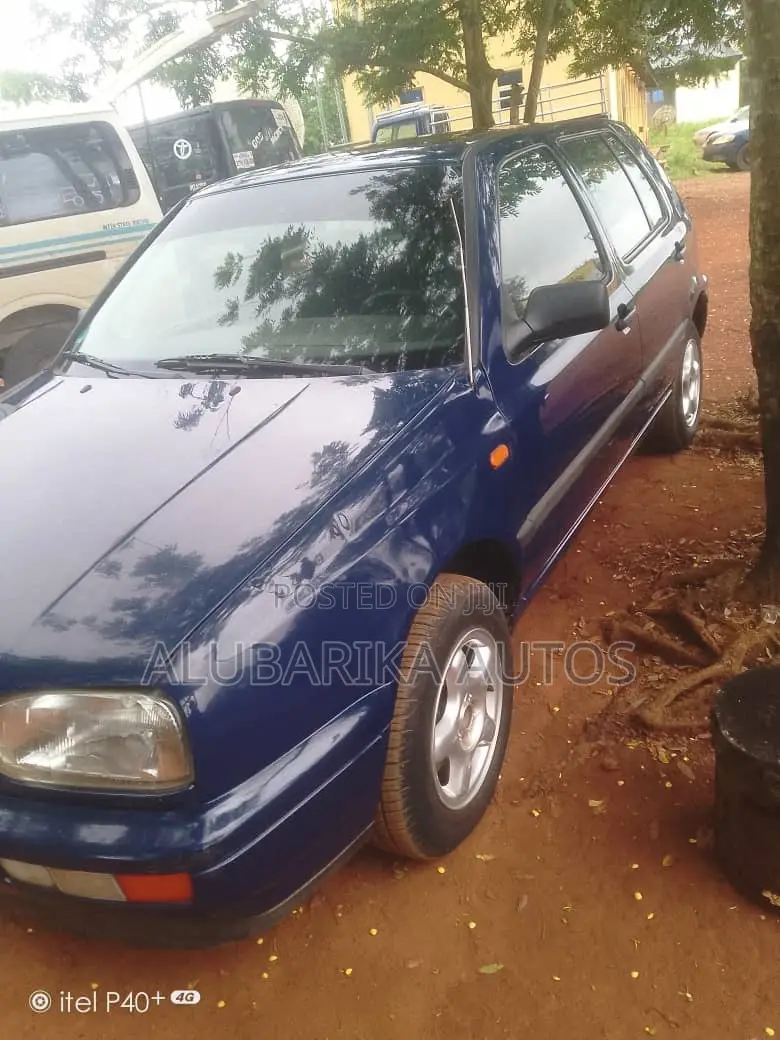 Volkswagen Golf 2000 Blue