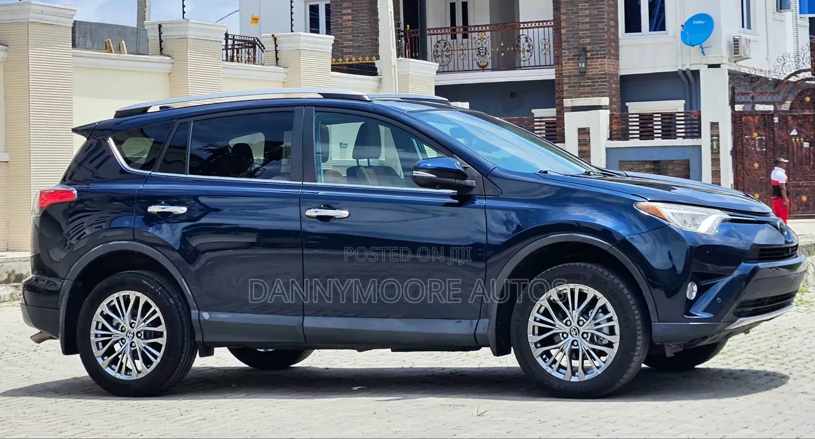 Toyota RAV4 2018 Blue