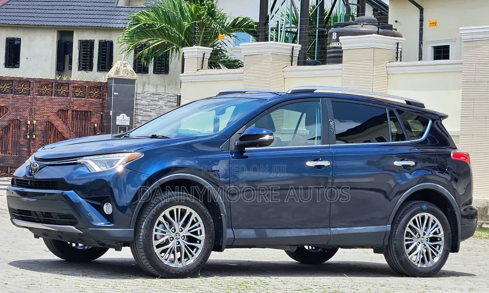 Toyota RAV4 2018 Blue