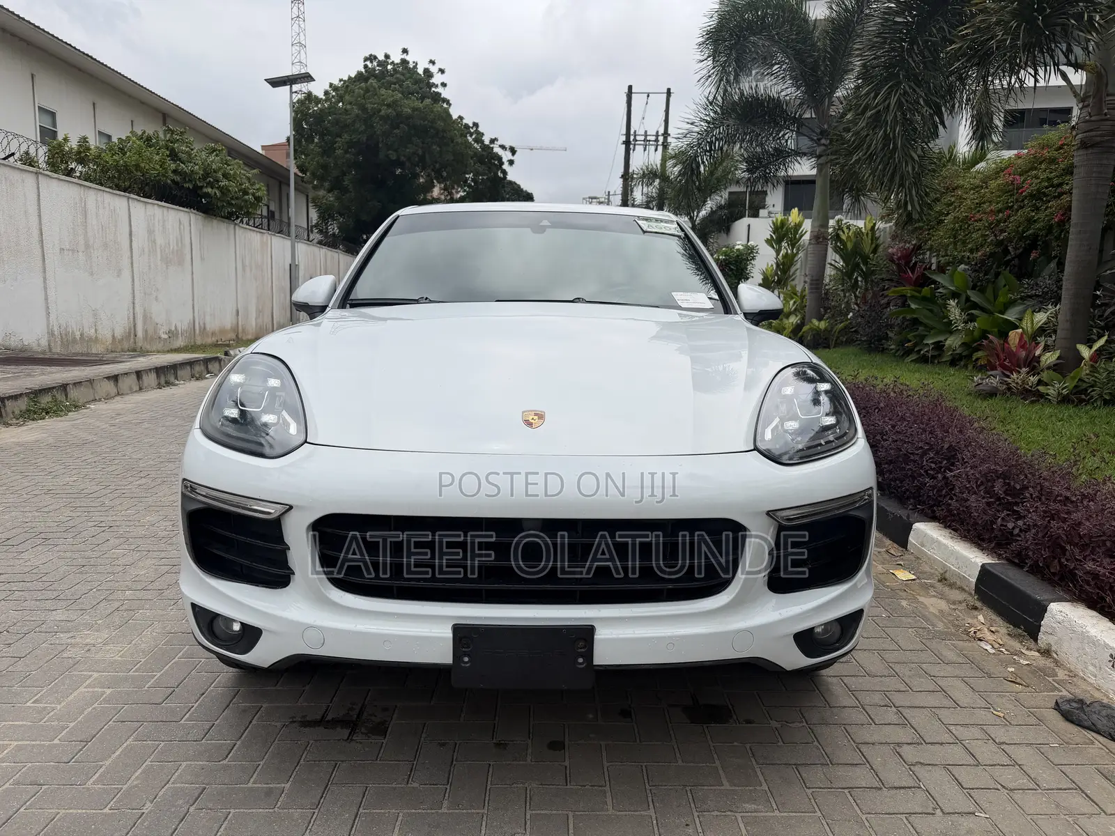 Porsche Cayenne Turbo S AWD 2016 White