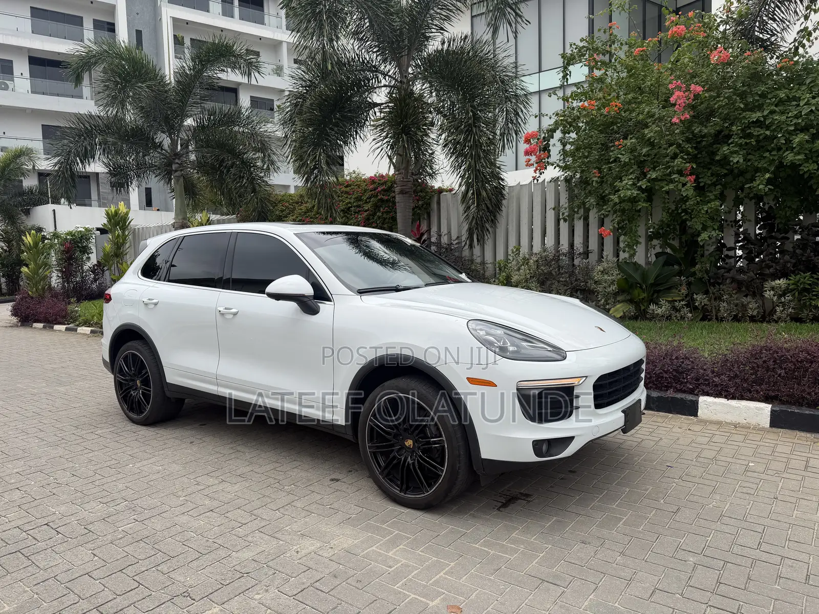 Porsche Cayenne Turbo S AWD 2016 White