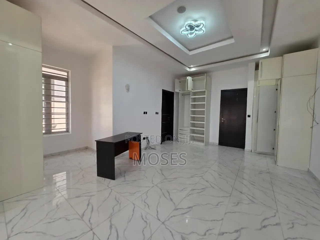 4bdrm Duplex in In An Access Control, Chevron for rent