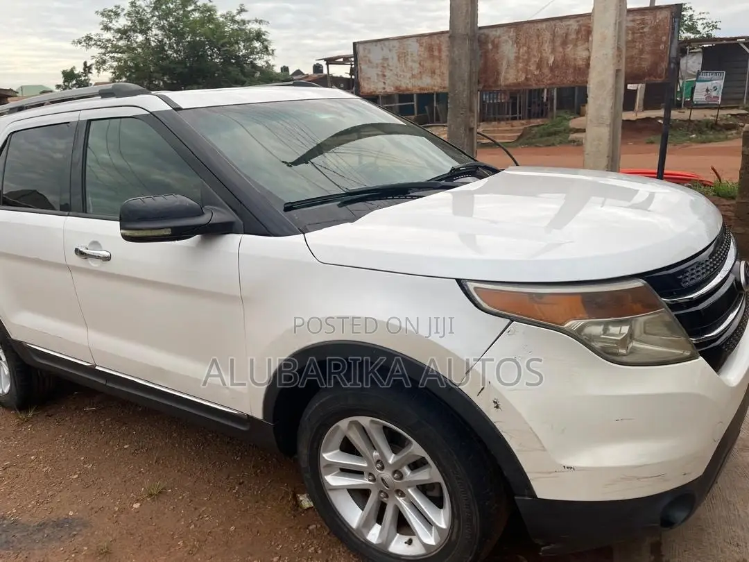Ford Explorer 2011 White
