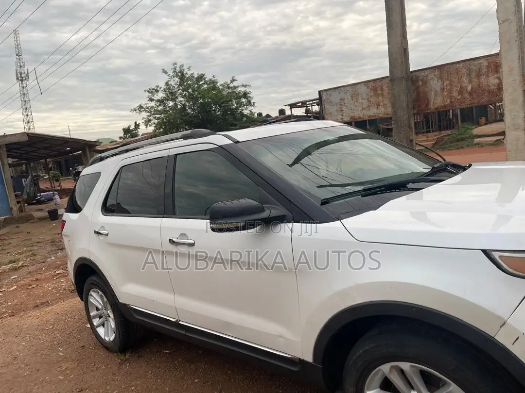 Ford Explorer 2011 White