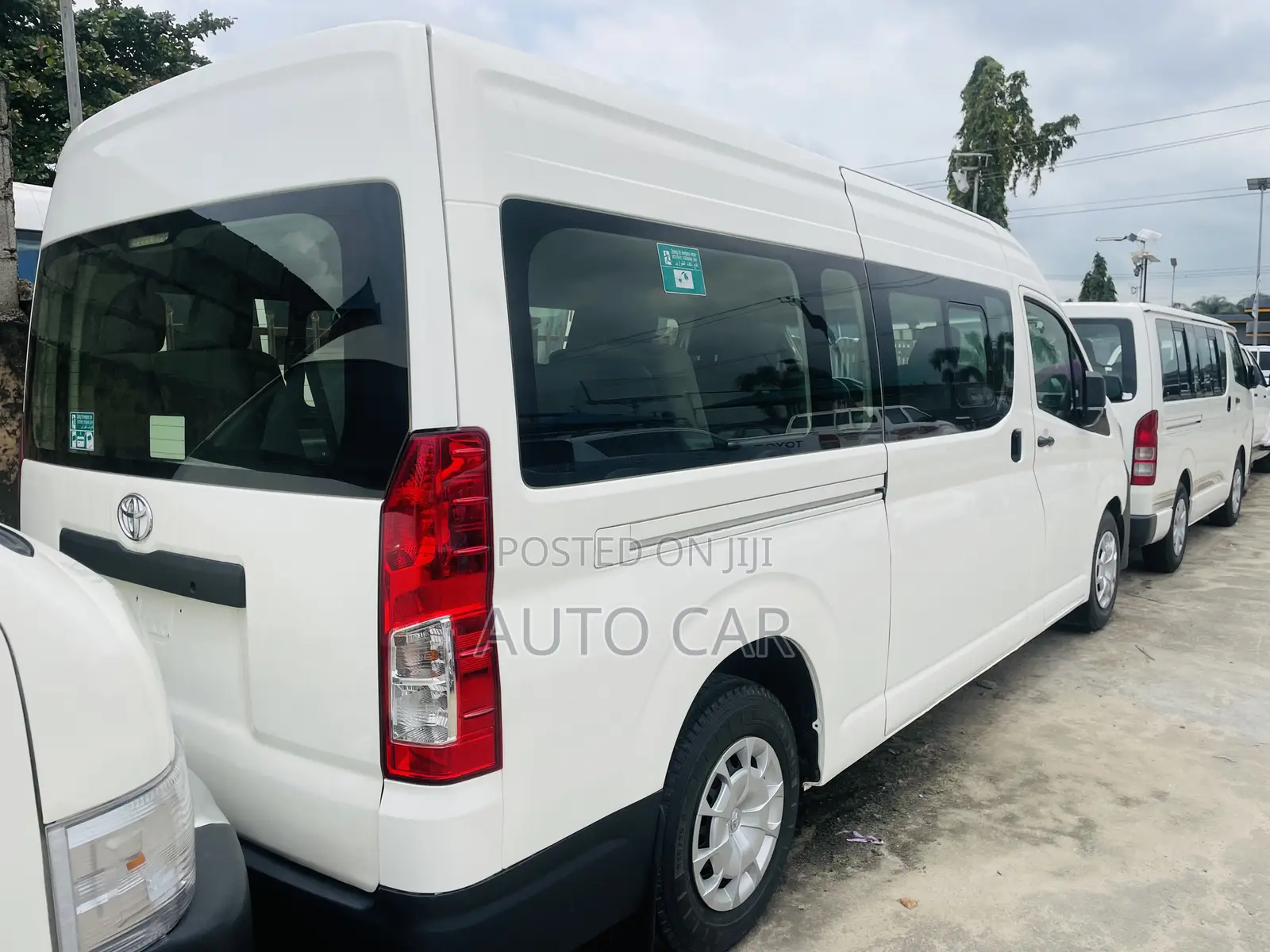Toyota HiAce 2022 White
