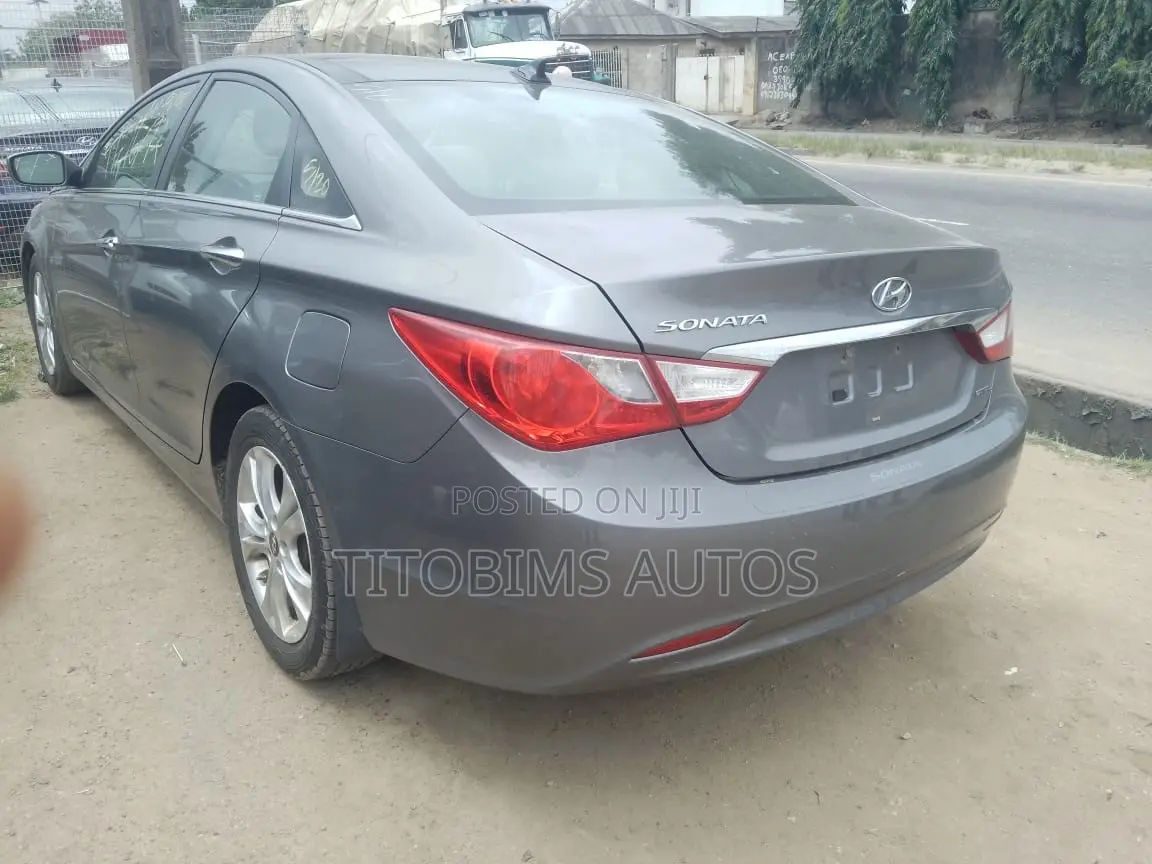 Hyundai Sonata 2012 Gray